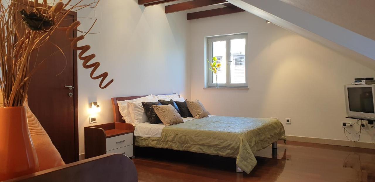 Villa Jade Apartments Front Row Sea View - Walk To Korcula Old Town Medvinjak Екстер'єр фото