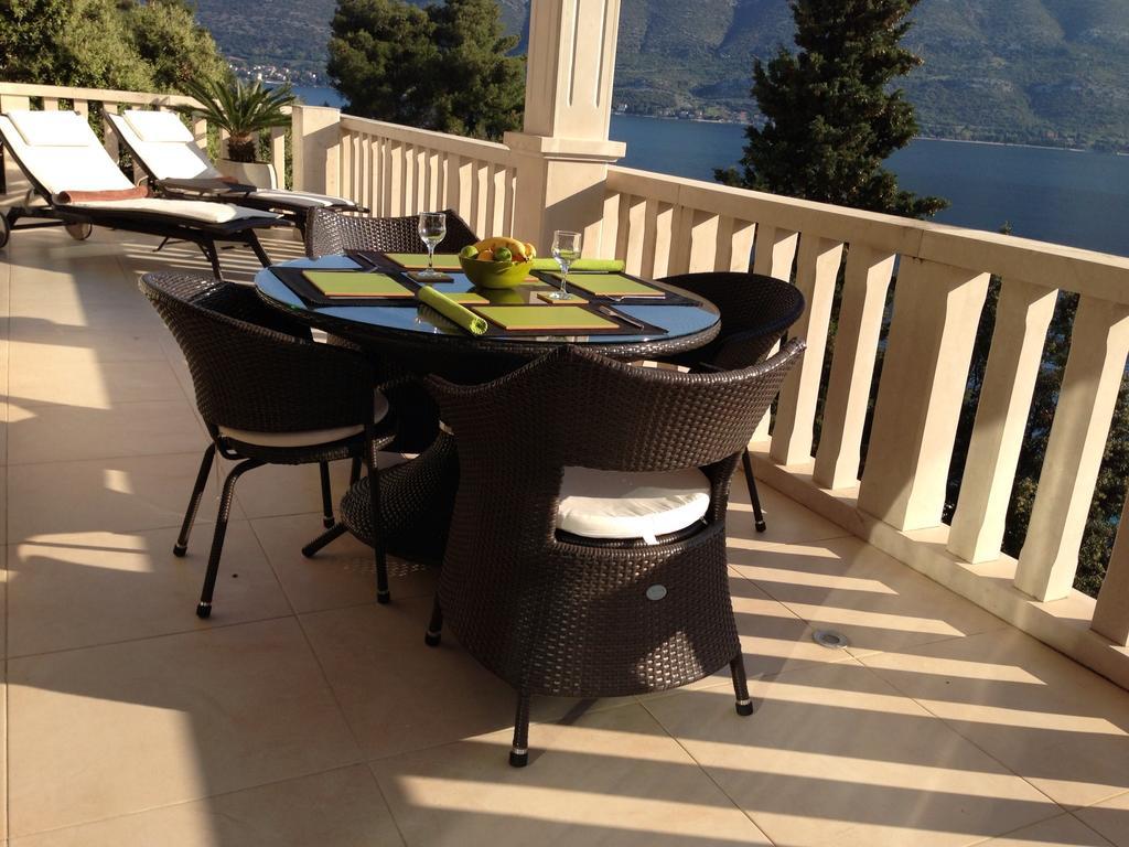 Villa Jade Apartments Front Row Sea View - Walk To Korcula Old Town Medvinjak Екстер'єр фото