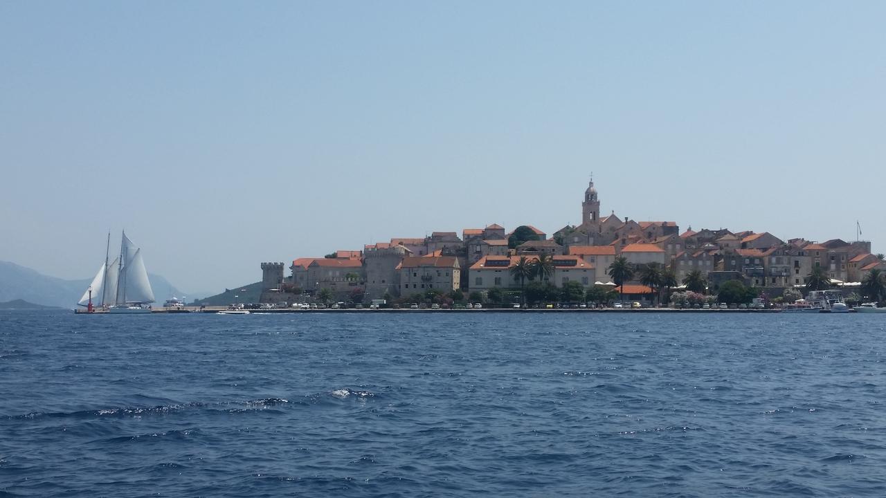 Villa Jade Apartments Front Row Sea View - Walk To Korcula Old Town Medvinjak Екстер'єр фото