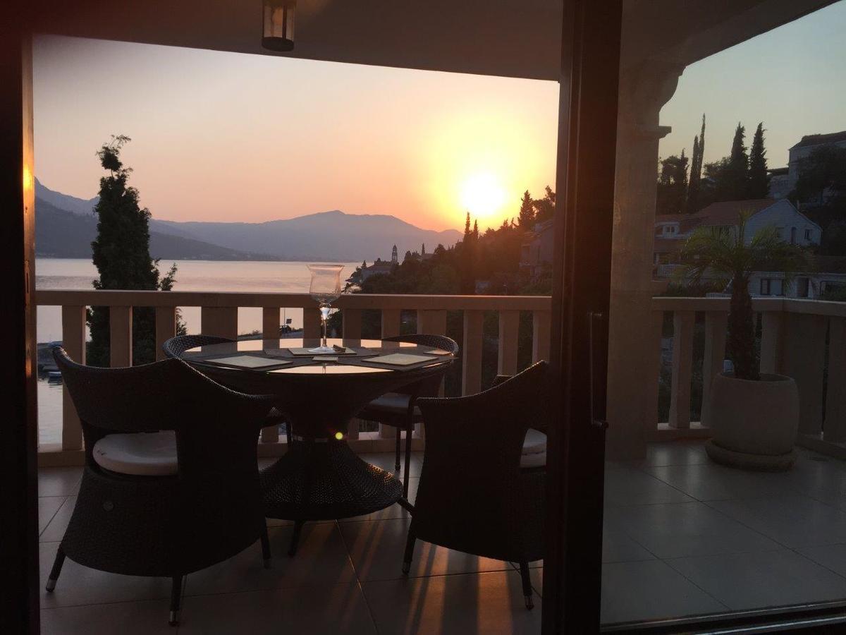 Villa Jade Apartments Front Row Sea View - Walk To Korcula Old Town Medvinjak Екстер'єр фото
