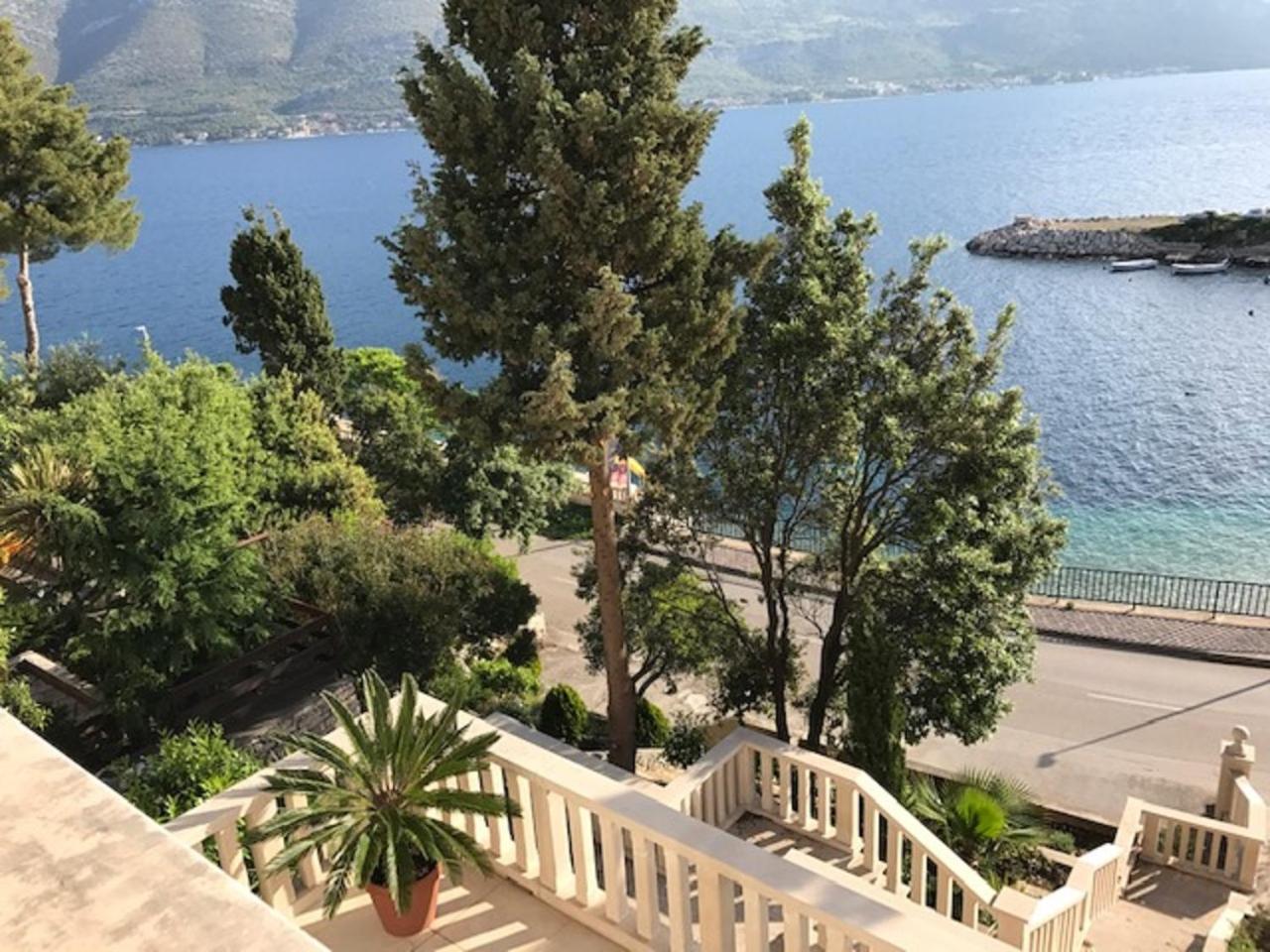 Villa Jade Apartments Front Row Sea View - Walk To Korcula Old Town Medvinjak Екстер'єр фото