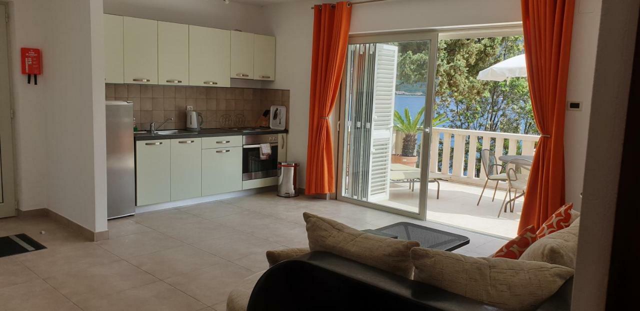 Villa Jade Apartments Front Row Sea View - Walk To Korcula Old Town Medvinjak Екстер'єр фото